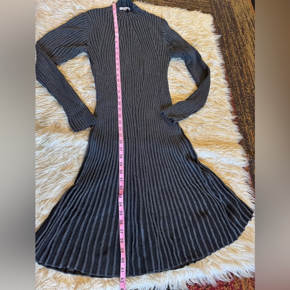 Ophelia Roe sweater dress - Picture 2 of 8